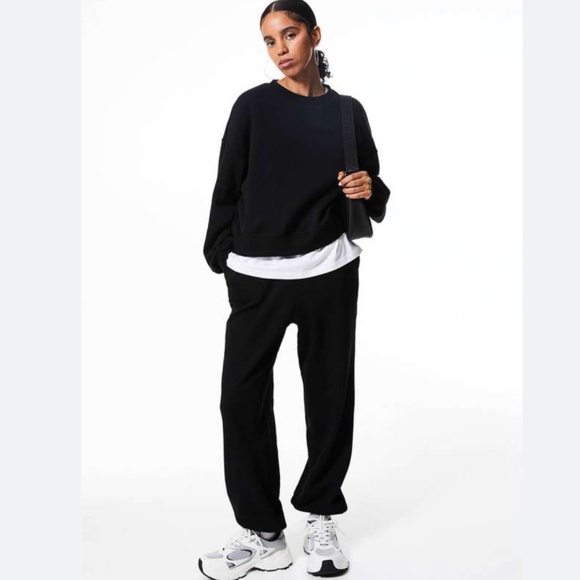 H & M 2-PIECE SWEATSHIRT AND JOGGERS SET - Picture 13 of 13